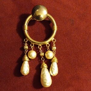 Elegant Gold and Pearl Drop Earrings